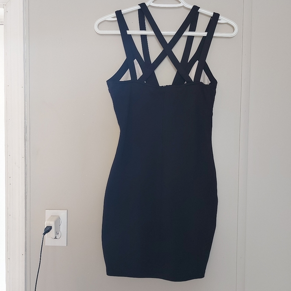 Black and white body contour dress Sz. S - Picture 3 of 7